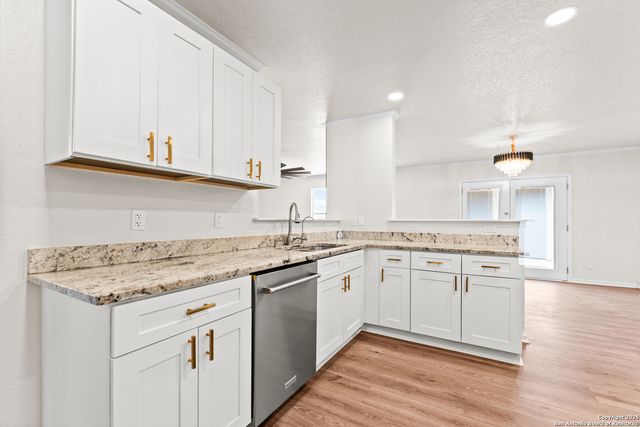 4202 Waldon Pond, San Antonio, TX 78245