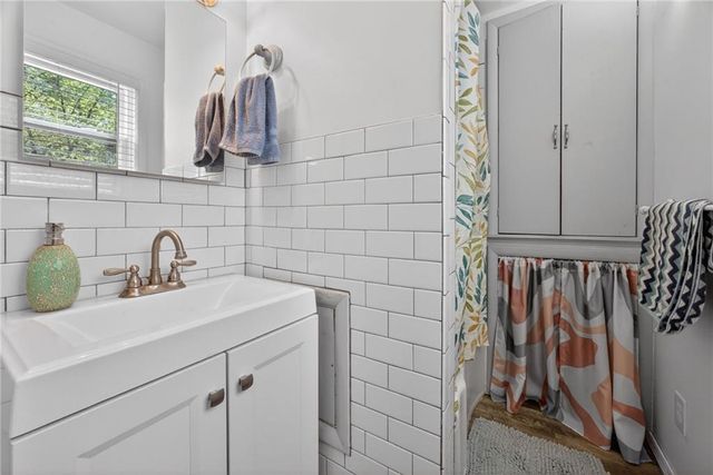 3107 W 42nd Avenue, Kansas City, KS 66103