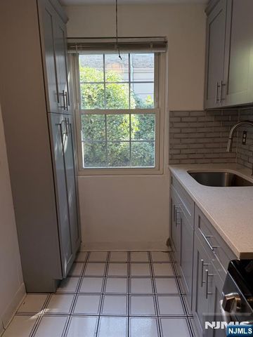 100 Huguenot, Englewood, NJ 07631