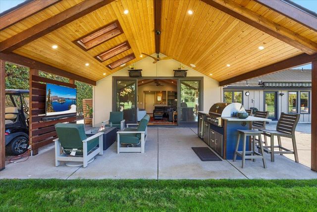3153 Pepperwood Drive, Medford, OR 97504