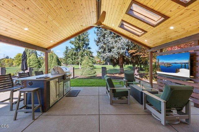 3153 Pepperwood Drive, Medford, OR 97504