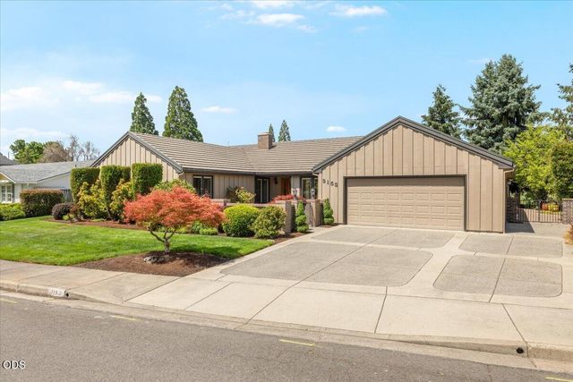 3153 Pepperwood Drive, Medford, OR 97504