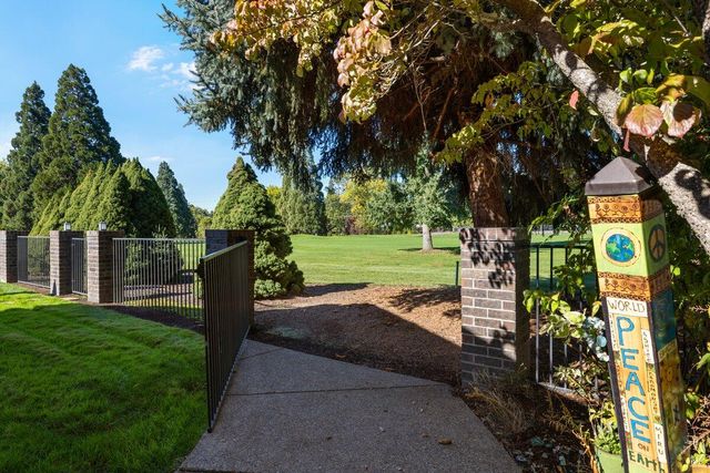 3153 Pepperwood Drive, Medford, OR 97504