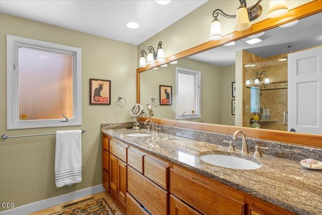 3153 Pepperwood Drive, Medford, OR 97504