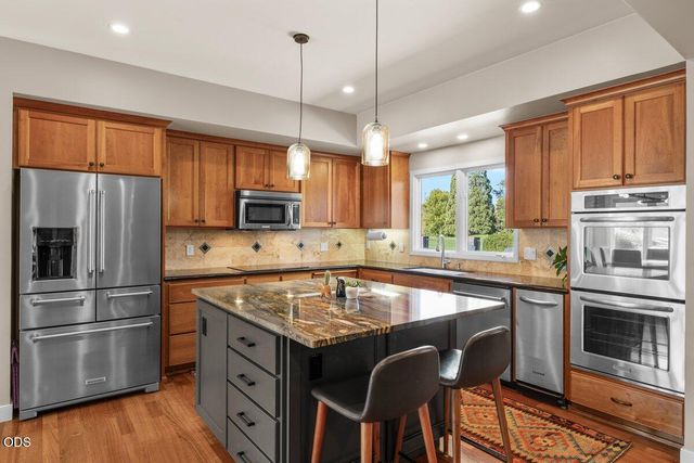 3153 Pepperwood Drive, Medford, OR 97504