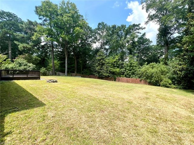 3304 Foxgrove LN, Chesapeake, VA 23321