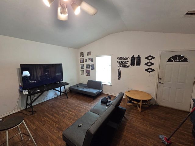 325 Speights Road, Hankamer, TX 77560