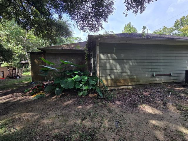 325 Speights Road, Hankamer, TX 77560