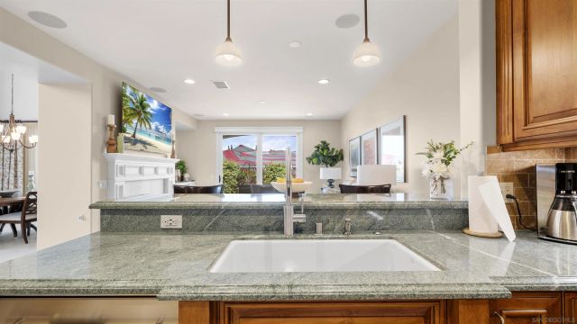 5437 Caminito Bayo, La Jolla, CA 92037