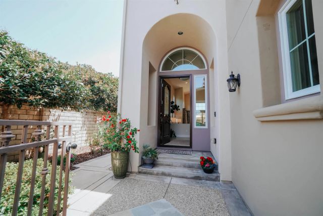 5437 Caminito Bayo, La Jolla, CA 92037
