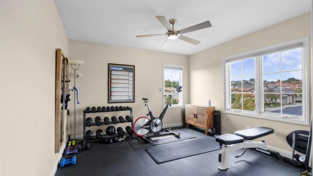 5437 Caminito Bayo, La Jolla, CA 92037