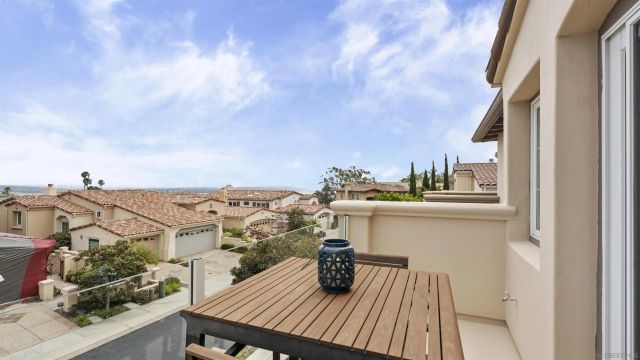 5437 Caminito Bayo, La Jolla, CA 92037