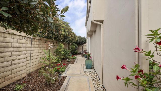 5437 Caminito Bayo, La Jolla, CA 92037