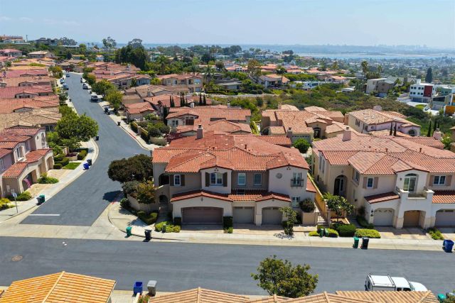 5437 Caminito Bayo, La Jolla, CA 92037