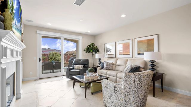 5437 Caminito Bayo, La Jolla, CA 92037
