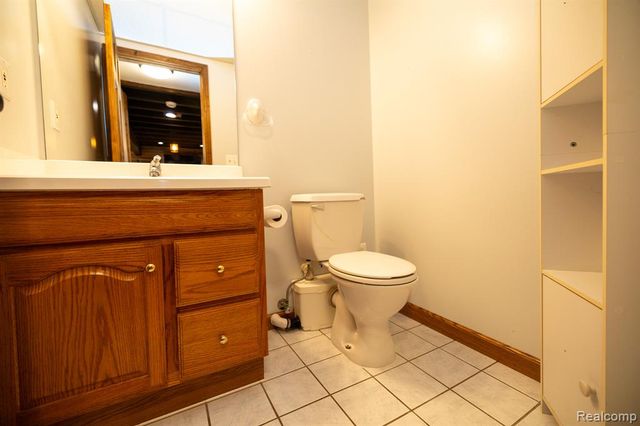 9185 Ashdown Avenue, White Lake, MI 48386