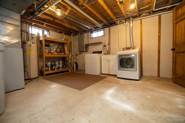 9185 Ashdown Avenue, White Lake, MI 48386