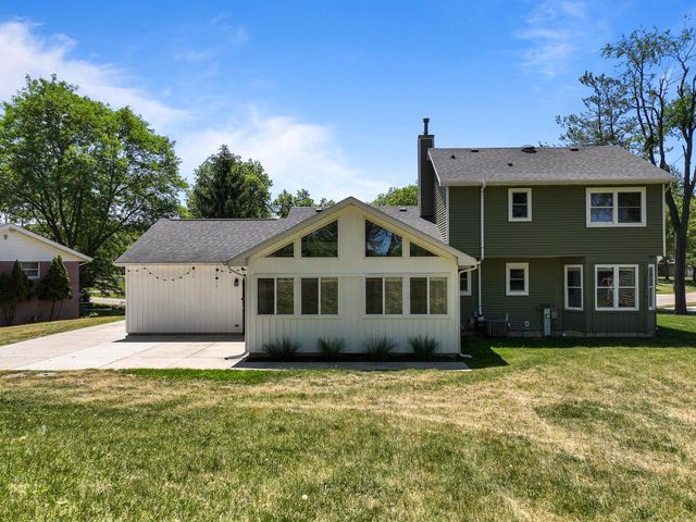 125 Potawatomi ROAD, Williams Bay, WI 53191