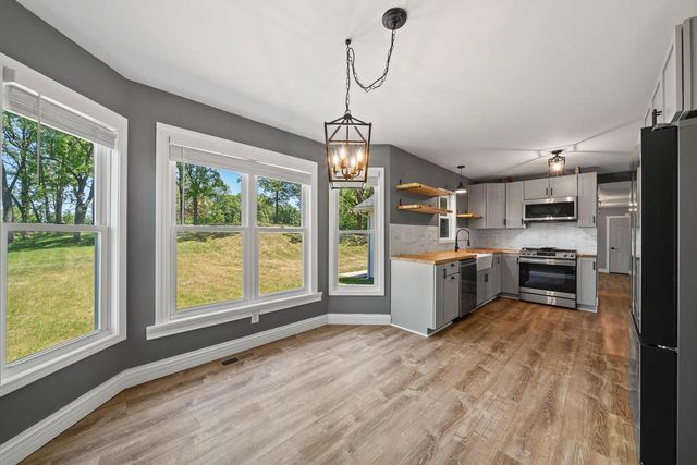 125 Potawatomi ROAD, Williams Bay, WI 53191