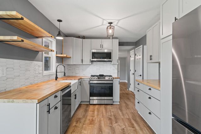 125 Potawatomi ROAD, Williams Bay, WI 53191
