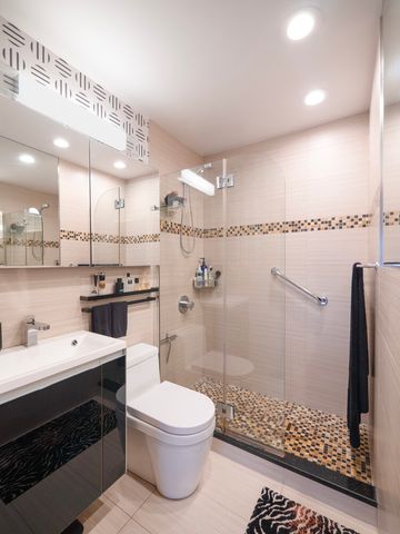300 E 95th St Apt 5A, New York City, NY 10128