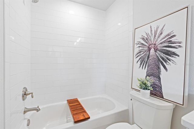 553 VENETIAN PALMS BOULEVARD, New Smyrna Beach, FL 32168