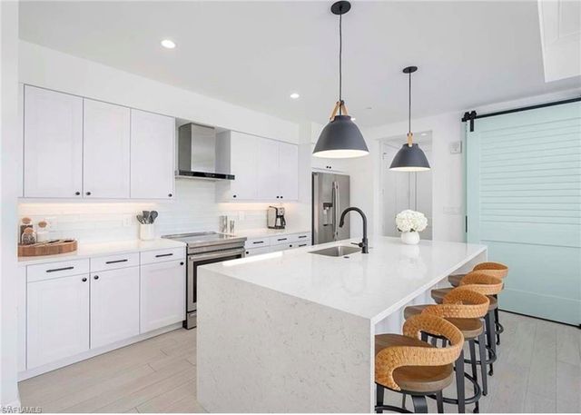 1111 Central AVE 403, Naples, FL 34102