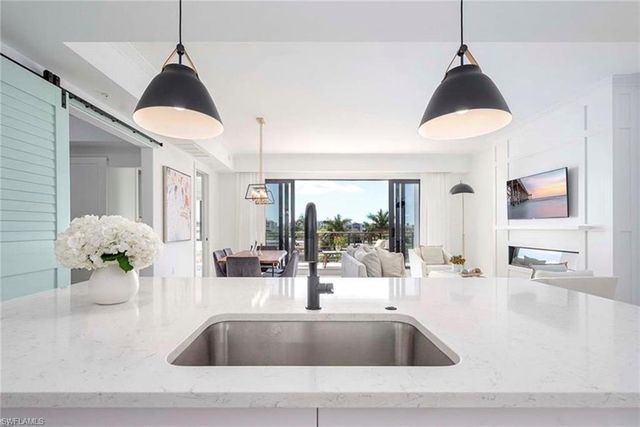1111 Central AVE 403, Naples, FL 34102