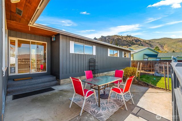 1320 Seneca Street, Wenatchee, WA 98801