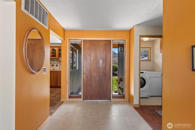 1320 Seneca Street, Wenatchee, WA 98801