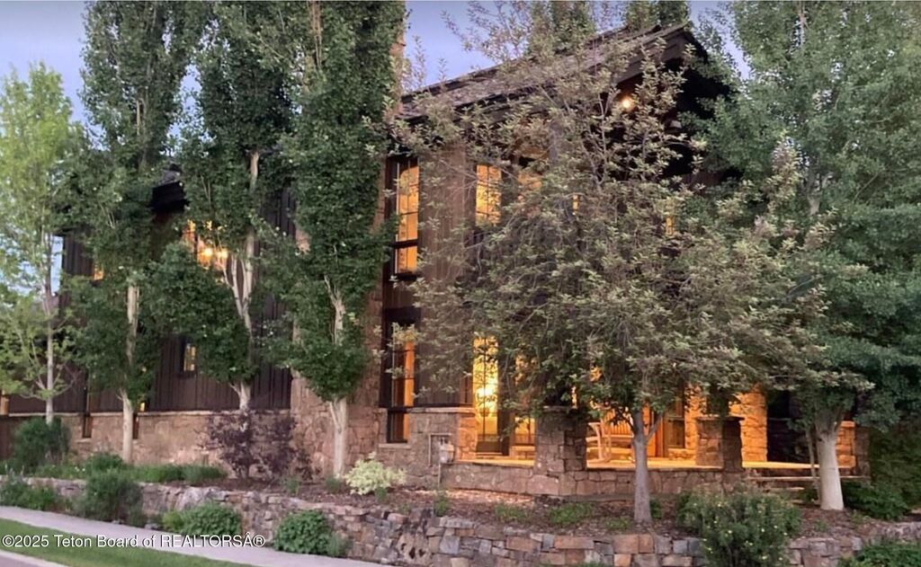 377 WOODLAND STAR Drive, Driggs, ID 83422 photo 10