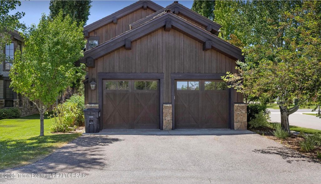 377 WOODLAND STAR Drive, Driggs, ID 83422 photo 11