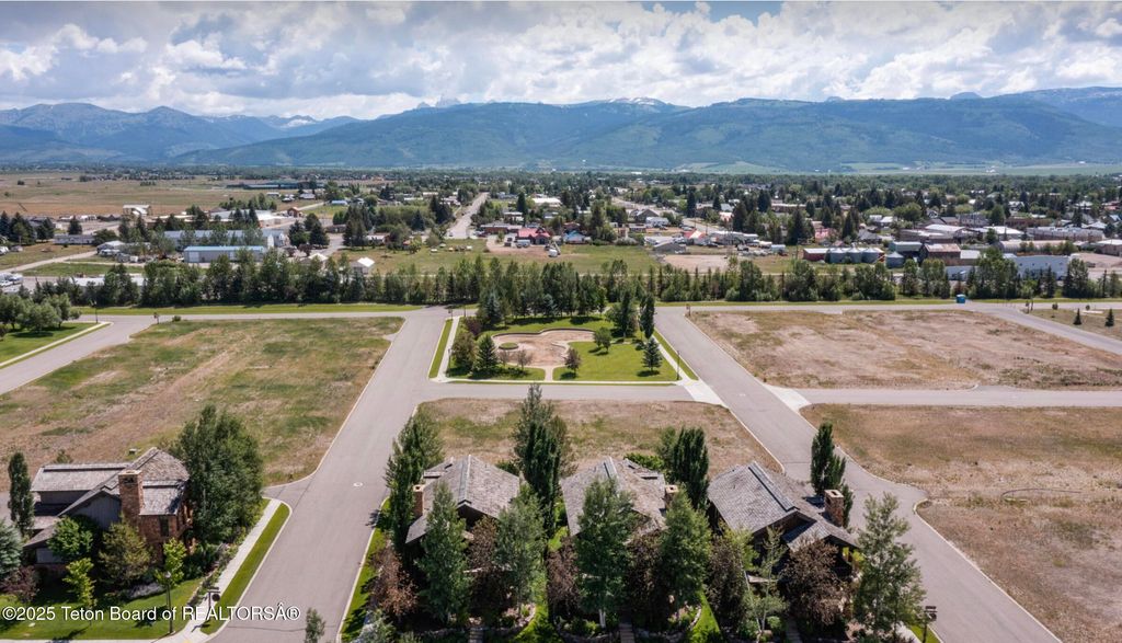 377 WOODLAND STAR Drive, Driggs, ID 83422 photo 18