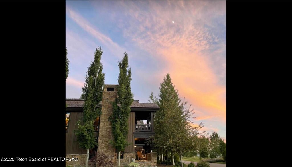 377 WOODLAND STAR Drive, Driggs, ID 83422 photo 5