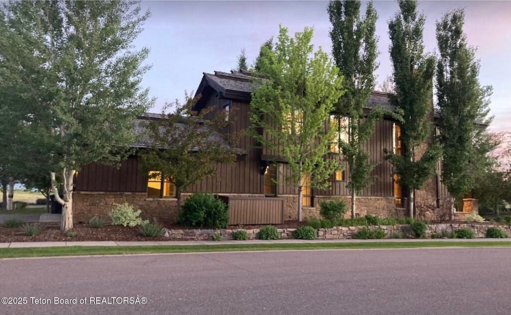 377 WOODLAND STAR Drive, Driggs, ID 83422 photo 6