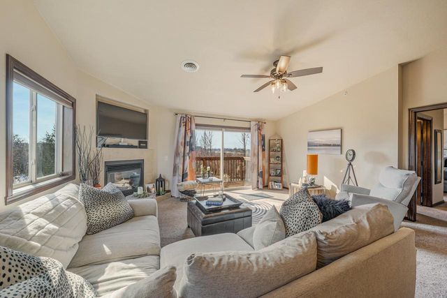 1072 W WILLIS WAY, Appleton, WI 54913