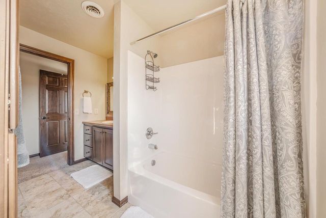 1072 W WILLIS WAY, Appleton, WI 54913