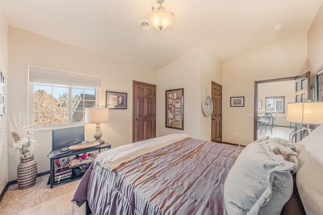 1072 W WILLIS WAY, Appleton, WI 54913