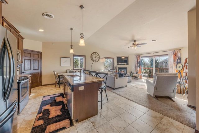 1072 W WILLIS WAY, Appleton, WI 54913