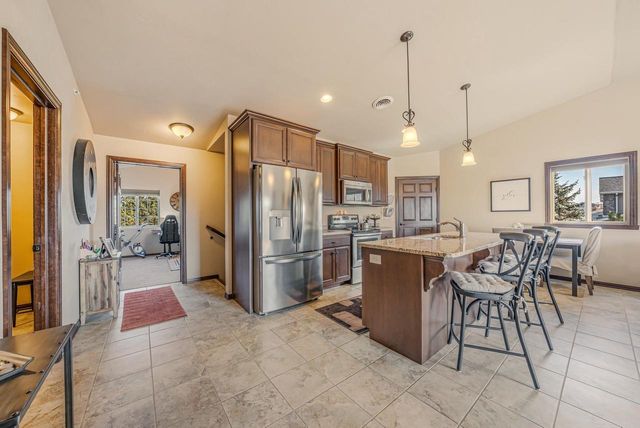 1072 W WILLIS WAY, Appleton, WI 54913