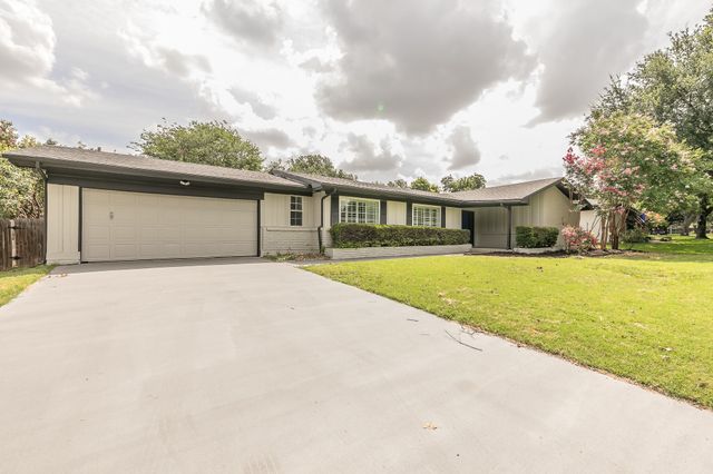 4348 Selkirk Drive W, Fort Worth, TX 76109