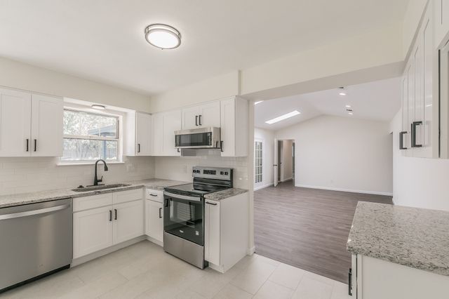 4348 Selkirk Drive W, Fort Worth, TX 76109