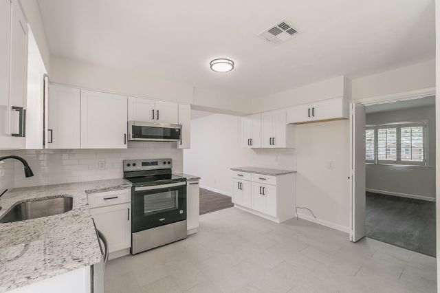 4348 Selkirk Drive W, Fort Worth, TX 76109