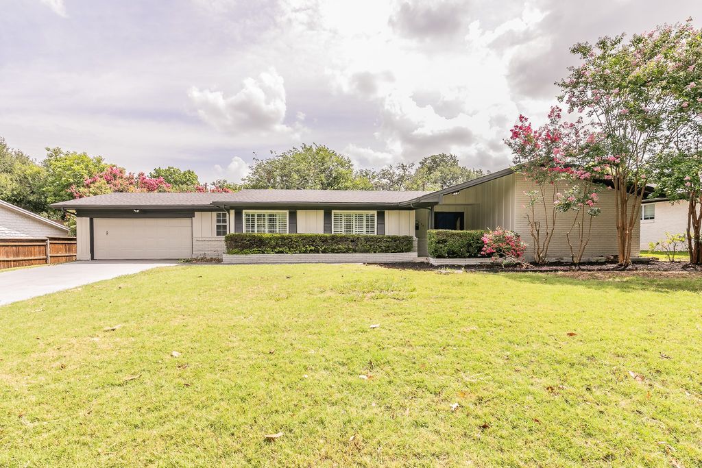 4348 Selkirk Drive W, Fort Worth, TX 76109