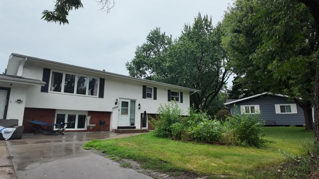 5308 81st Avenue N, Brooklyn Park, MN 55443