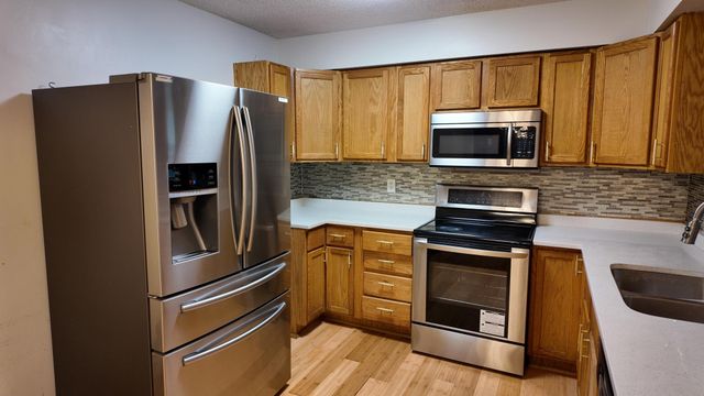 5308 81st Avenue N, Brooklyn Park, MN 55443