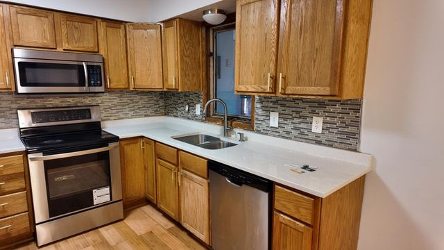 5308 81st Avenue N, Brooklyn Park, MN 55443