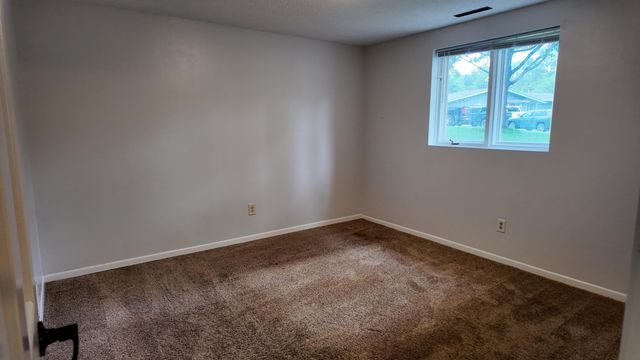 5308 81st Avenue N, Brooklyn Park, MN 55443