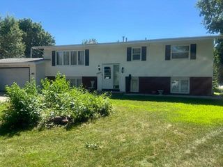 5308 81st Avenue N, Brooklyn Park, MN 55443
