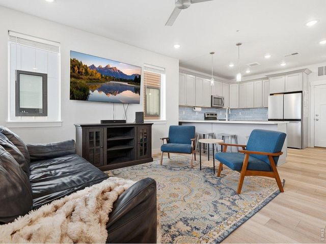 2402 49th Ave Ct 40, Greeley, CO 80634